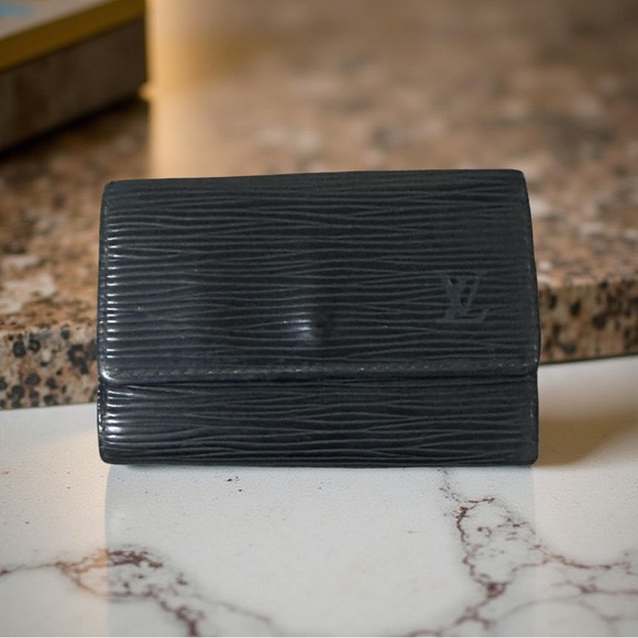Louis Vuitton Black Epi Key/Card Holder 4.25x3 - Picture 12 of 15